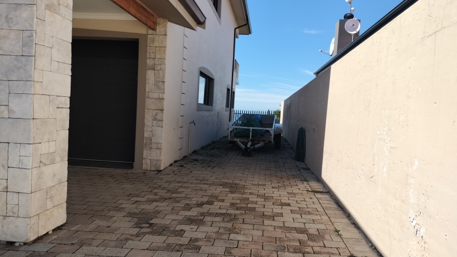 3 Bedroom Property for Sale in Grootbrakhoogte Western Cape